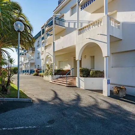 Superbe Avec Piscine Et Parking A - Fr-1-4-590